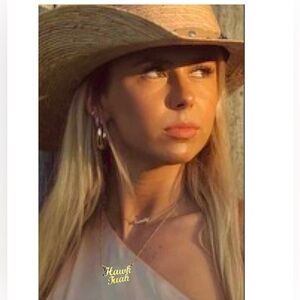 HAWK TUAH 16” women’s necklace gold plated